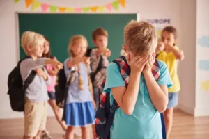 Jak pomóc dziecku ustalić i wyrazić własne granice?